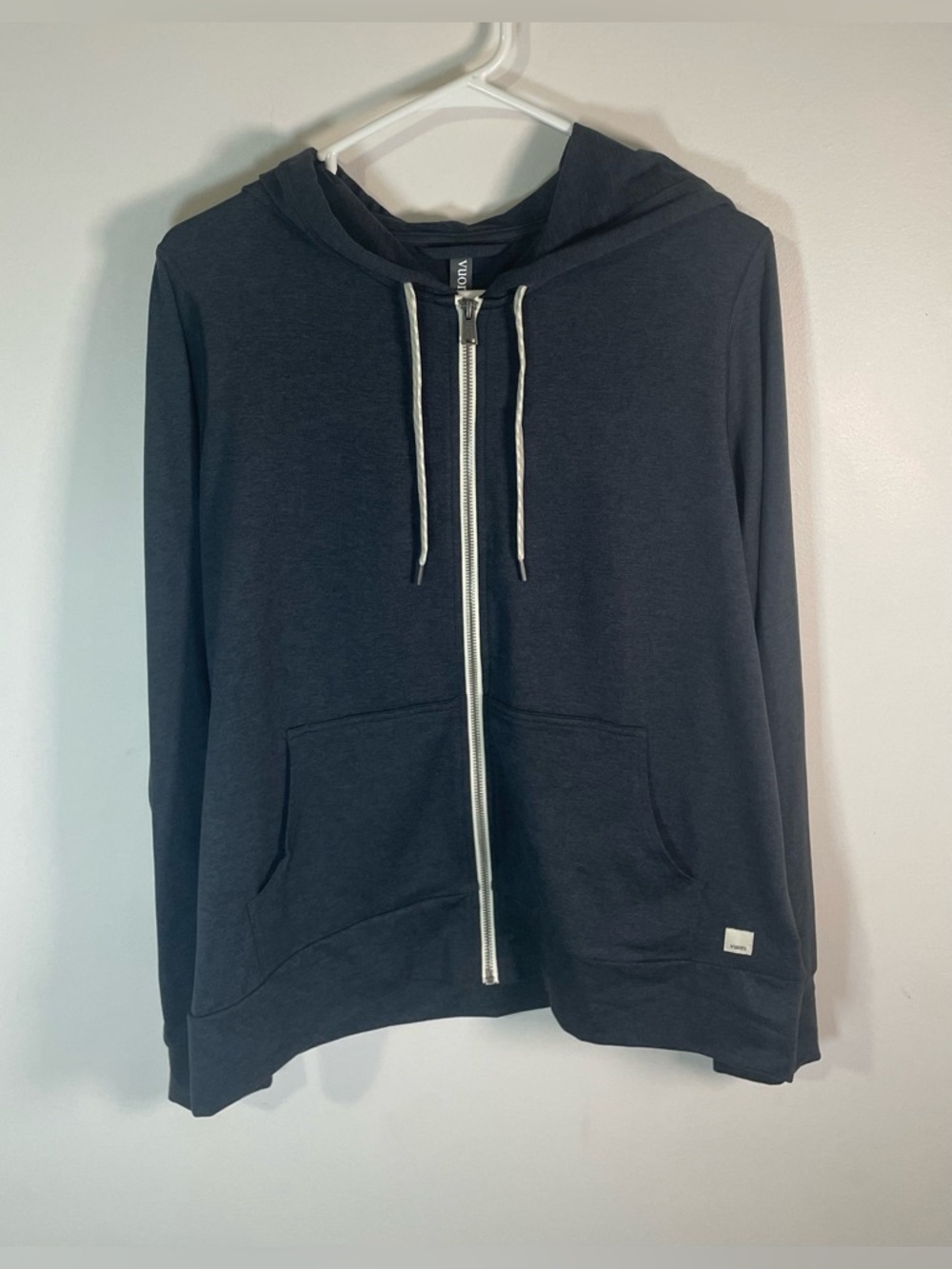 Vuori Halo Performance Hoodie 2.0, Dark Gray, Women’s Large